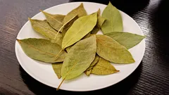 Danie będzie nieodwracalnie zepsute: do których zup i dodatków nie wolno dodawać liścia laurowego